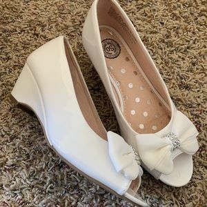 SO Girls wedge peep toe, size 13, EUC